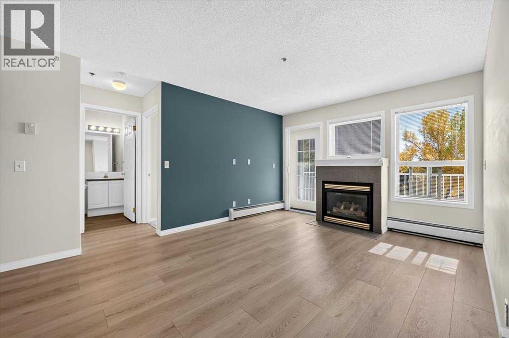 212, 7 Harvest Gold Manor NE