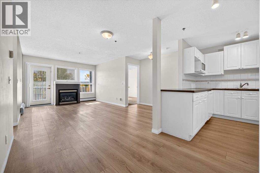 212, 7 Harvest Gold Manor NE