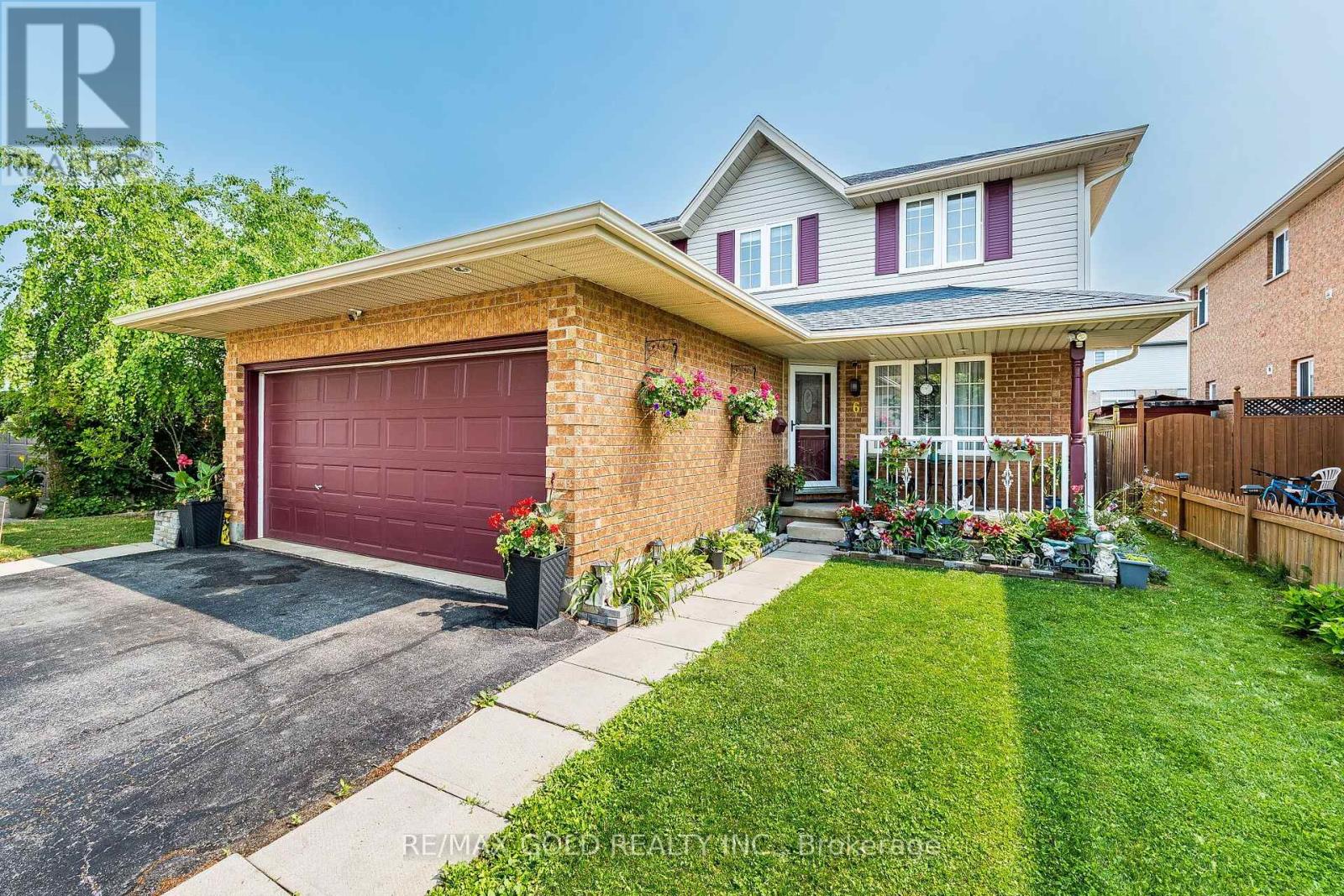 6 MOFFATT LANE