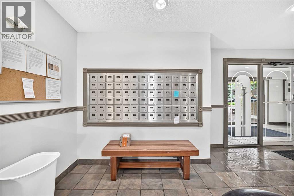1P, 525 56 Avenue SW