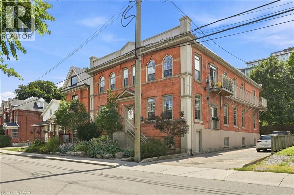 54 ALANSON Street Unit# 202