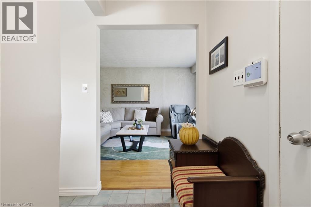 11 SUMMIT Crescent