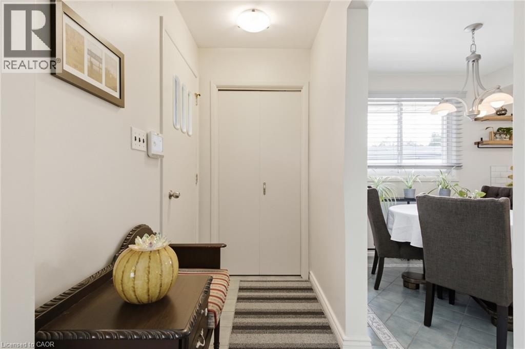 11 SUMMIT Crescent