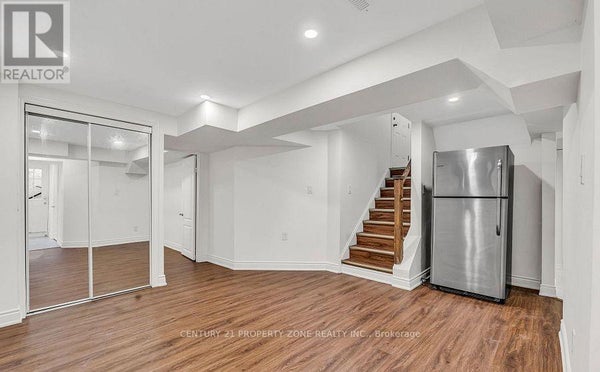 8 Griffith Crt, Brampton (Fletcher'S Meadow), ON 3