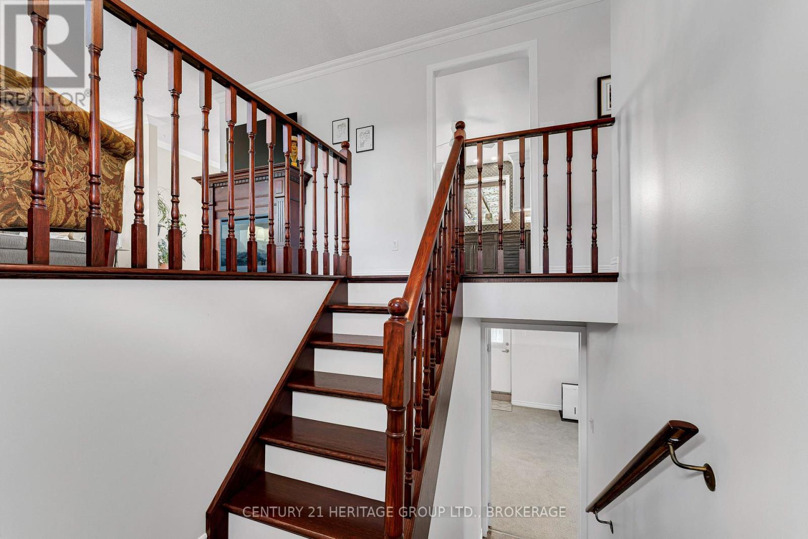 120 PINECREST ROAD S