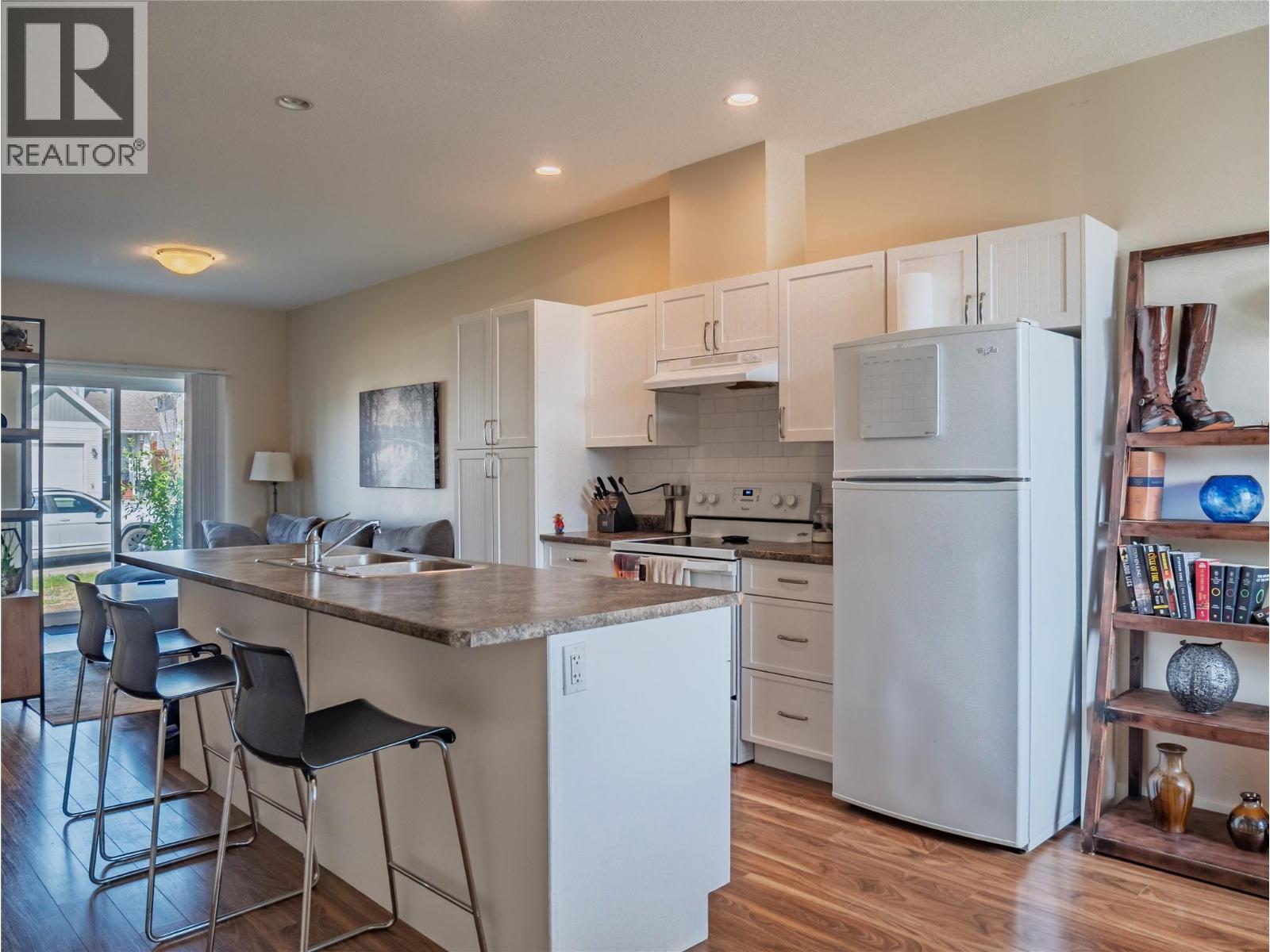 1617 88 Avenue Unit# 406