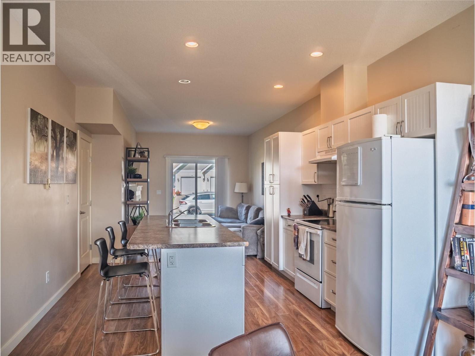 1617 88 Avenue Unit# 406