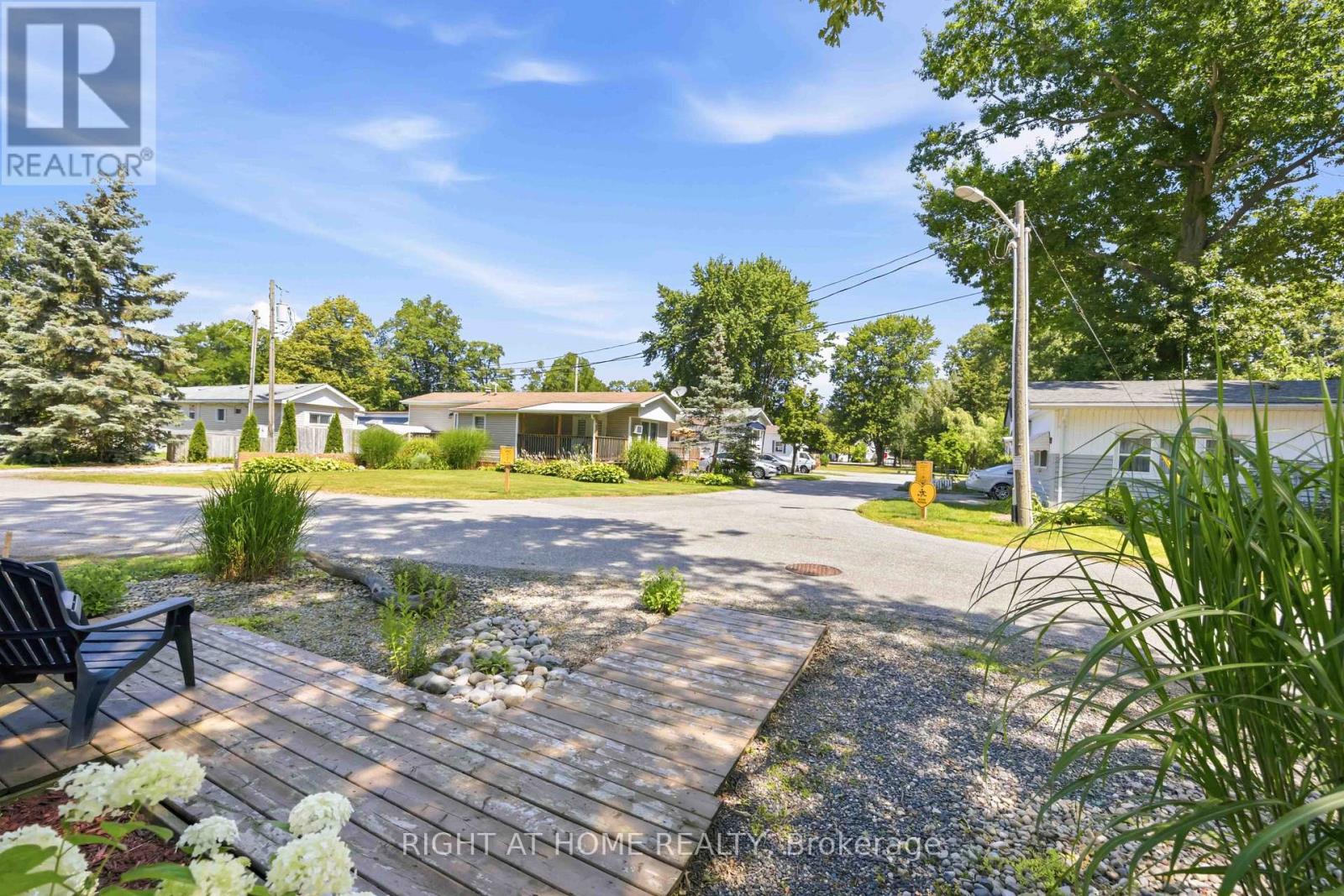 13 - 2891 OLD LAKESHORE ROAD