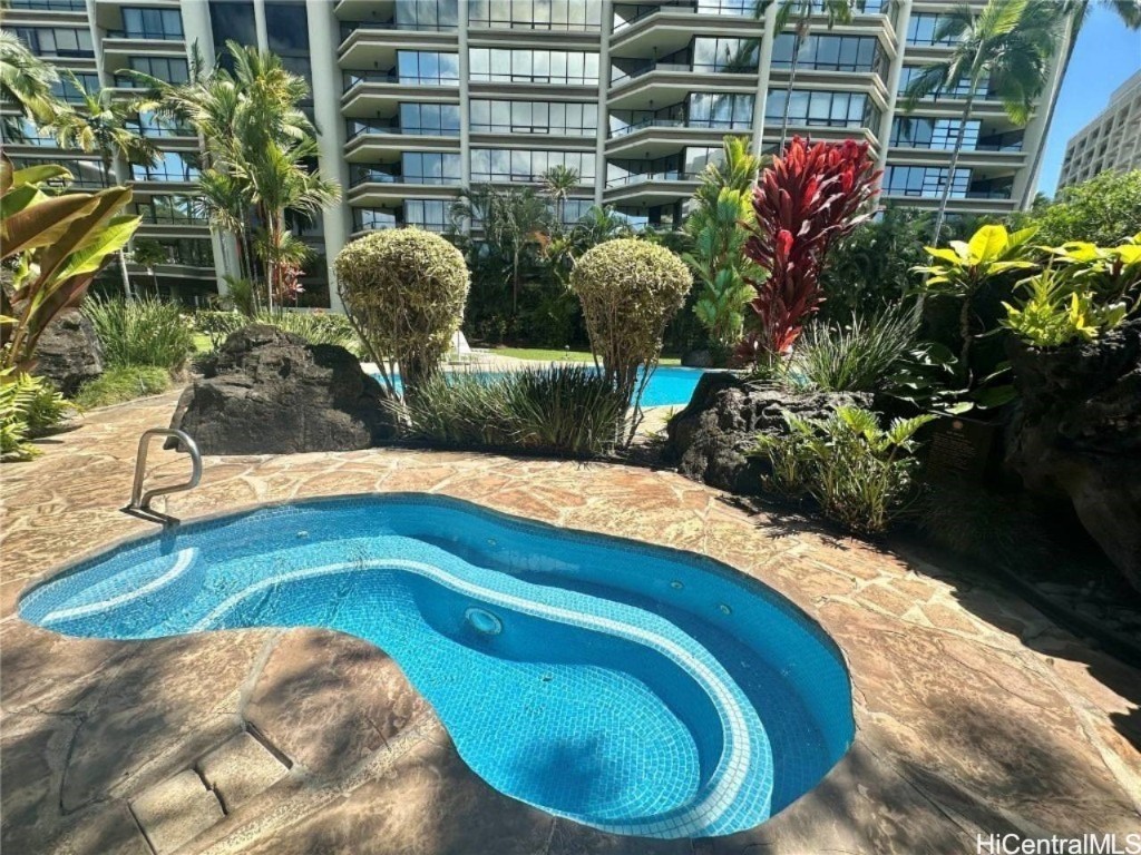 Punahou Cliffs Condominium