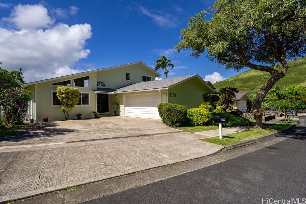 1330 Kuuna Place