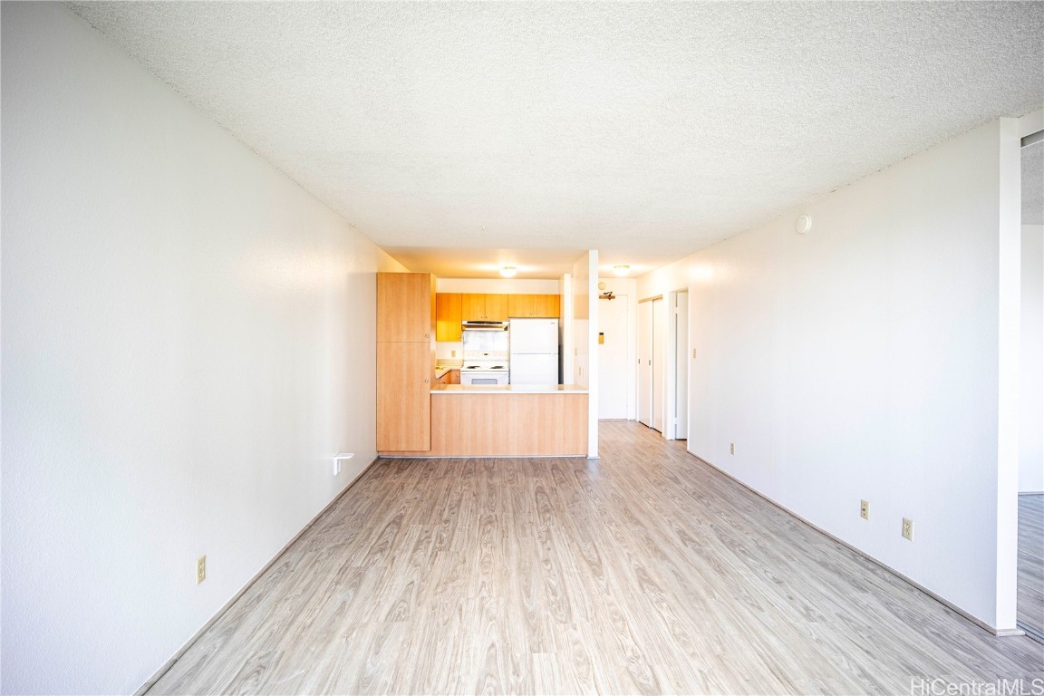 55 S Kukui Street D2003