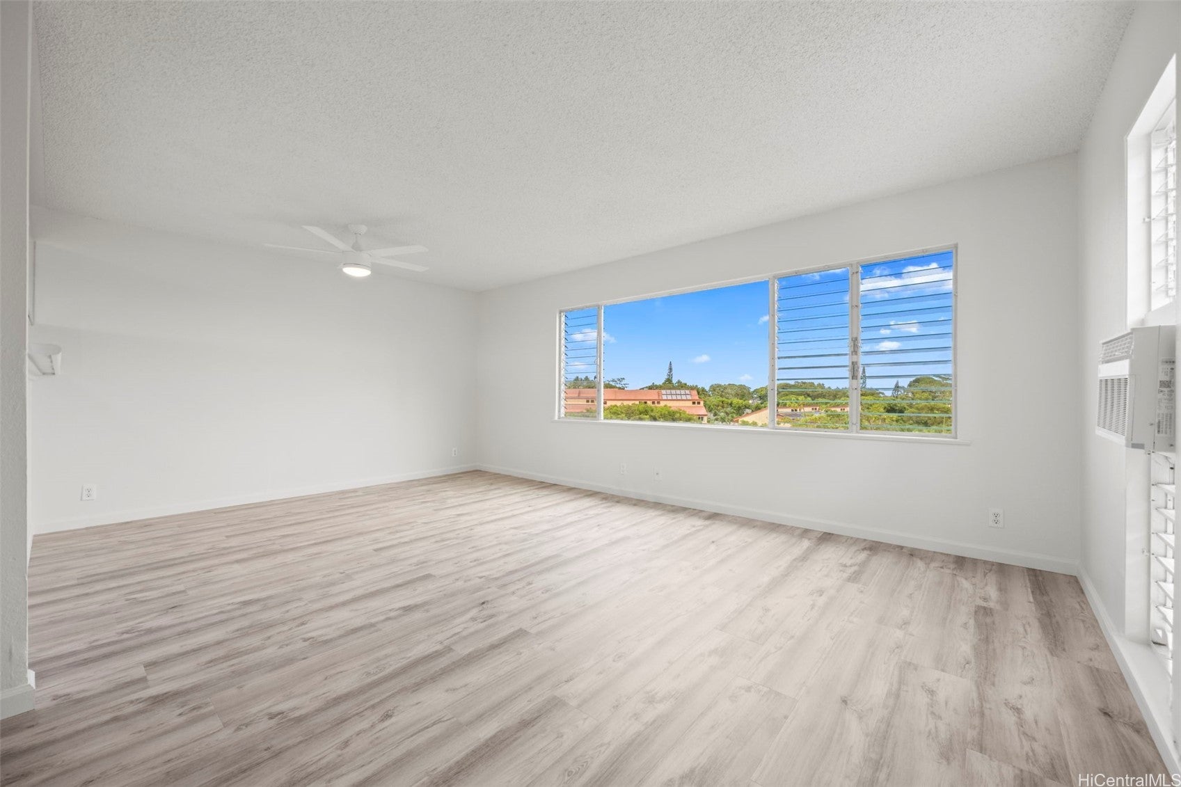 46-271 Kahuhipa Street E212