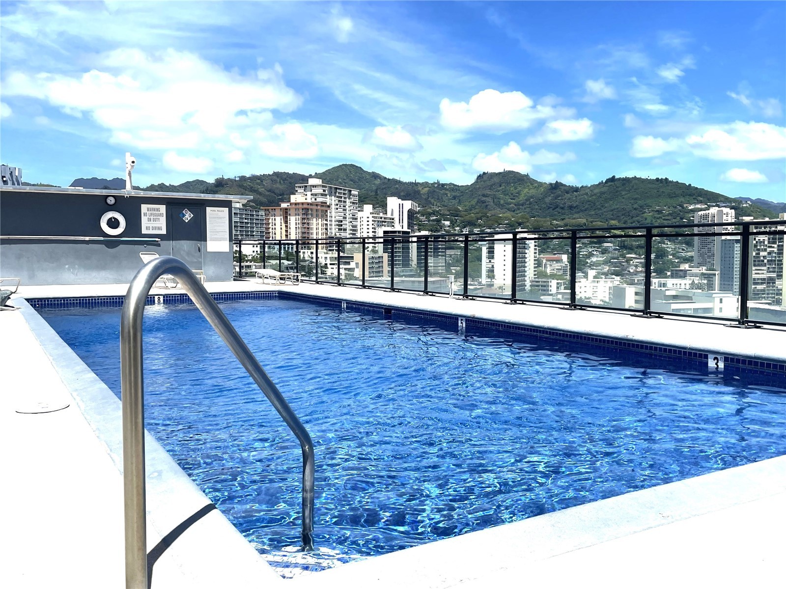 1415 Victoria Street 201