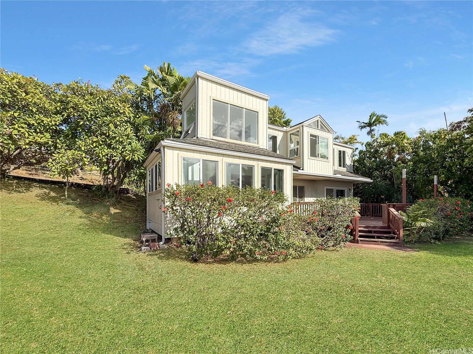 44-327 Kaneohe Bay Drive
