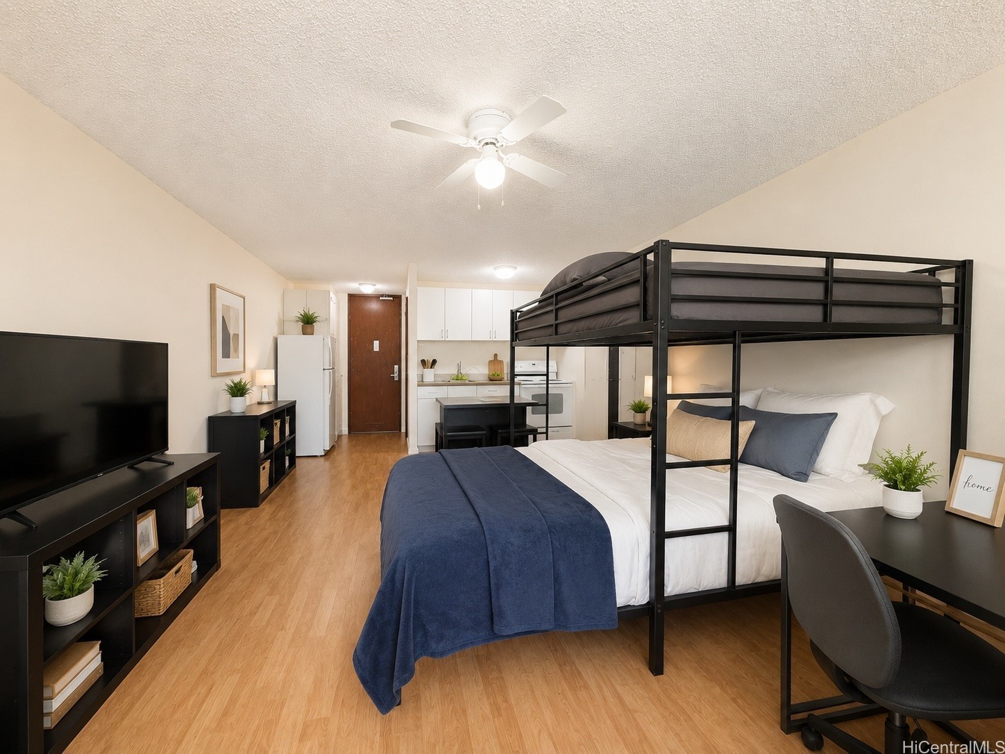 1718 Anapuni Street 205