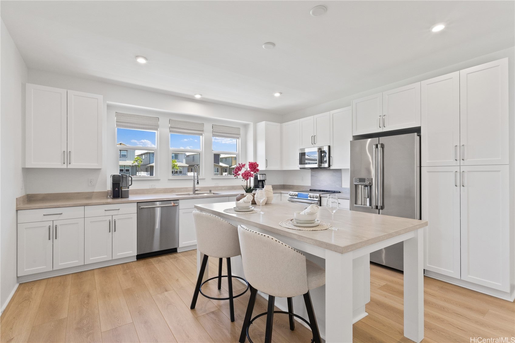 91-1101 Franklin D Roosevelt Avenue 453