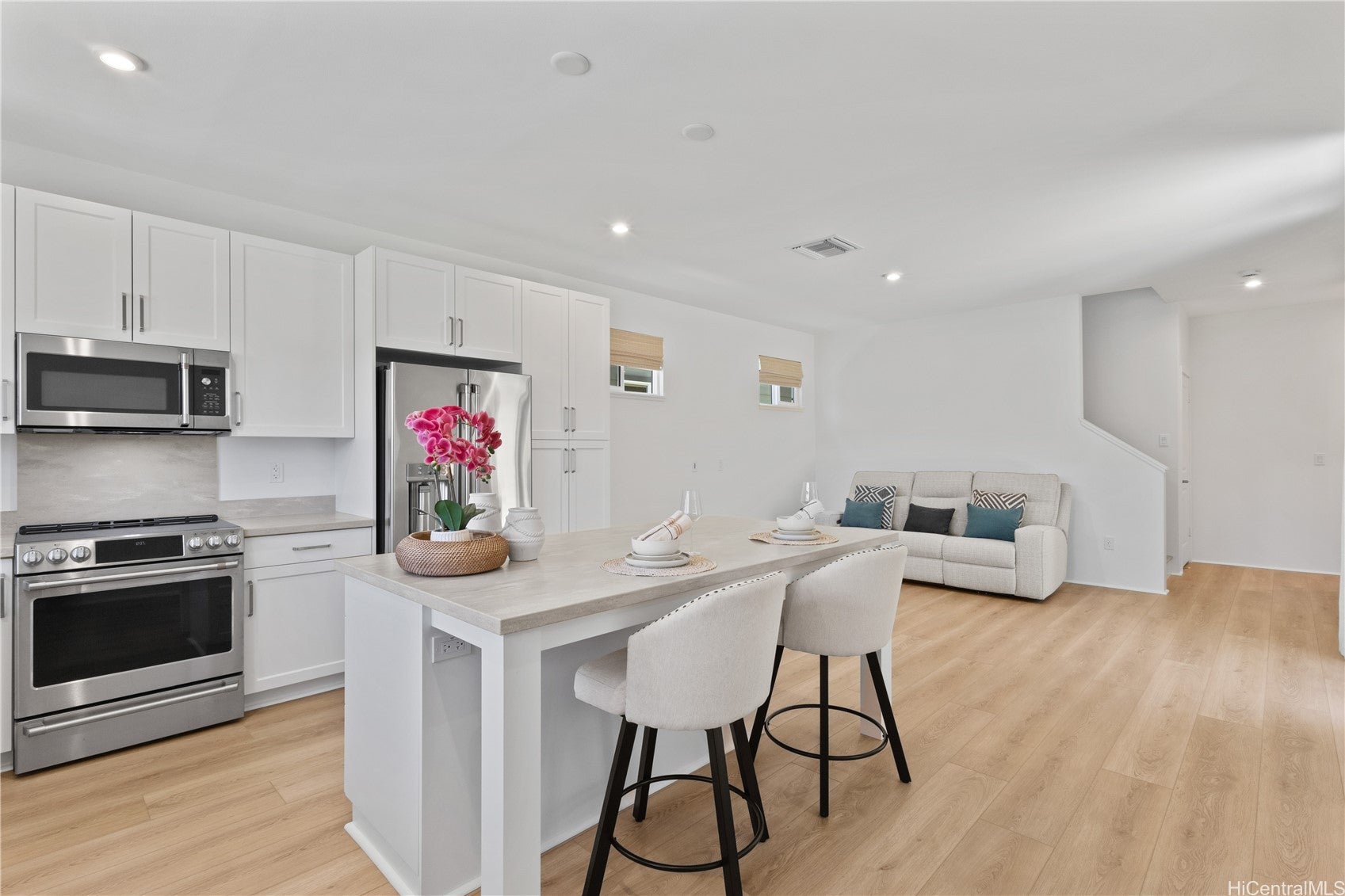 91-1101 Franklin D Roosevelt Avenue 453
