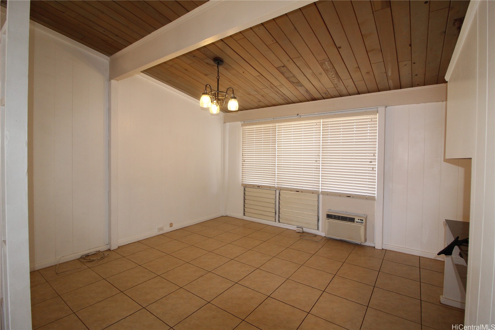 1375 Komo Mai Drive