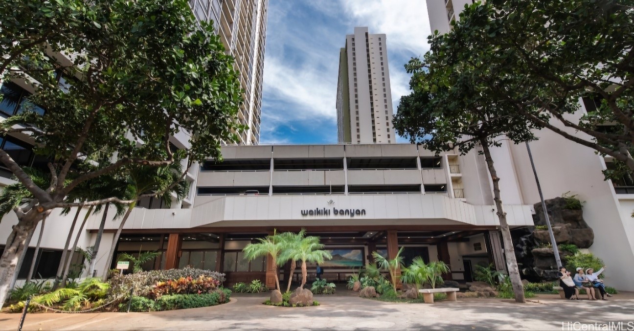 Waikiki Banyan Condominium