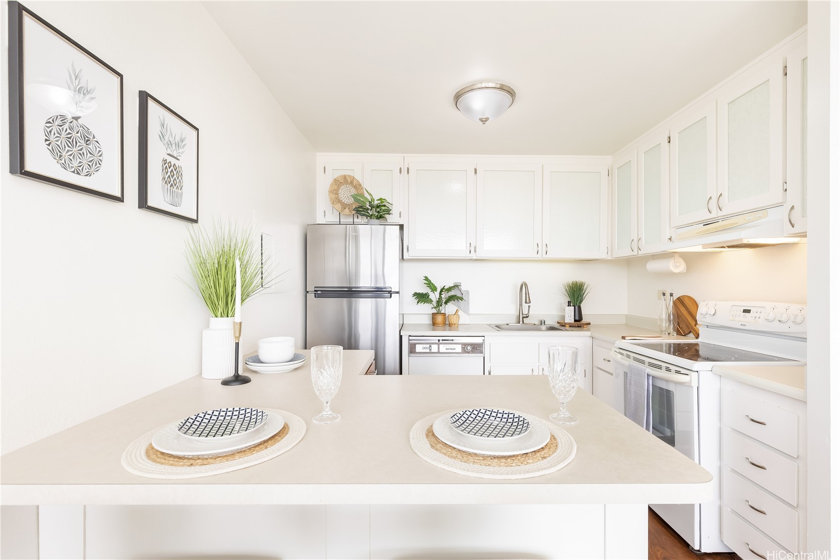 2754 Kuilei Street 1704