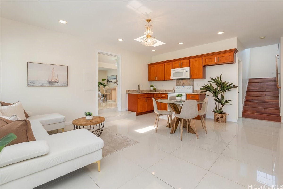 3098 E Manoa Road