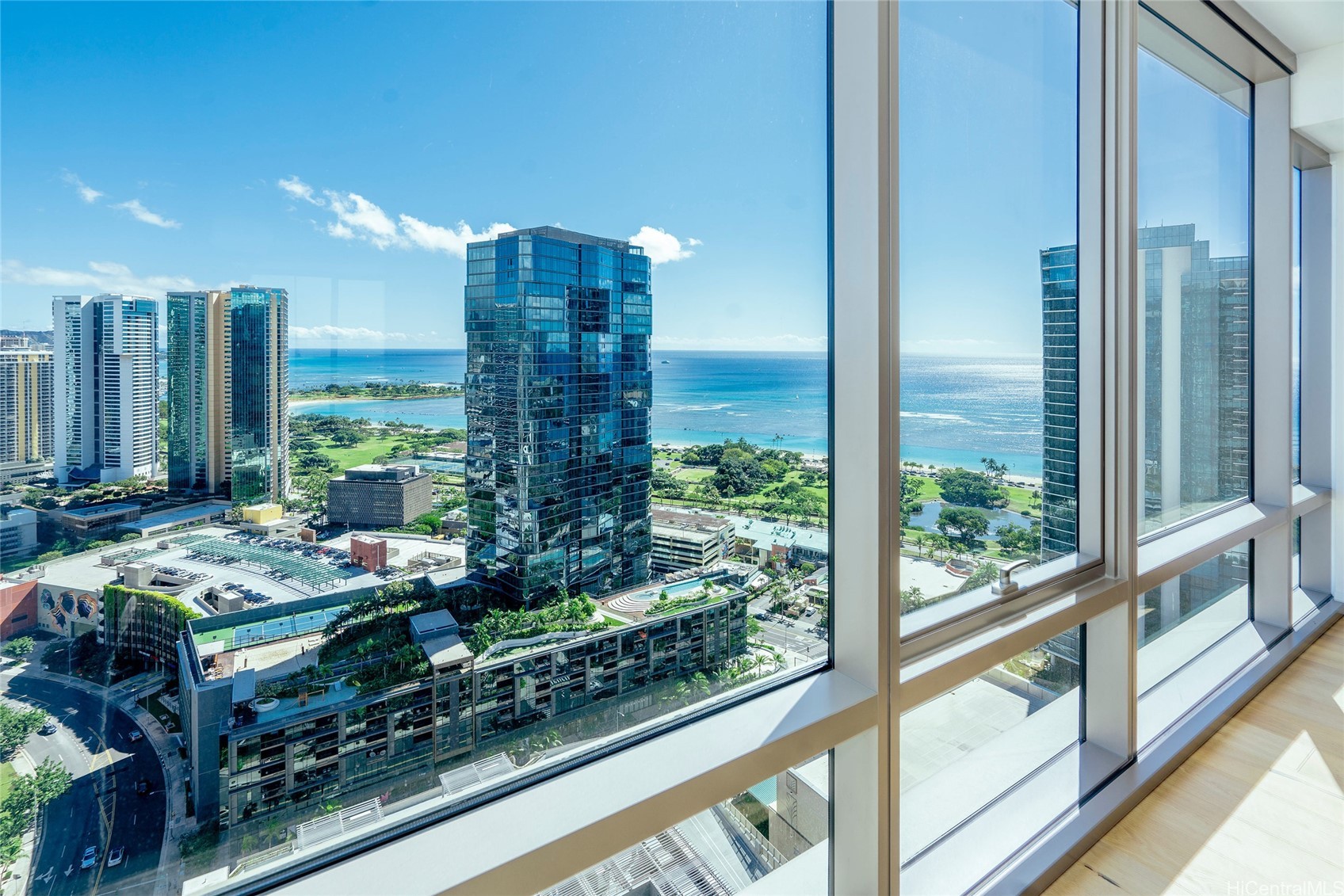 1001 Queen Street 3110