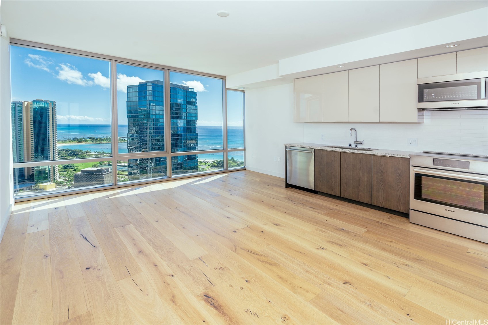 1001 Queen Street 3110