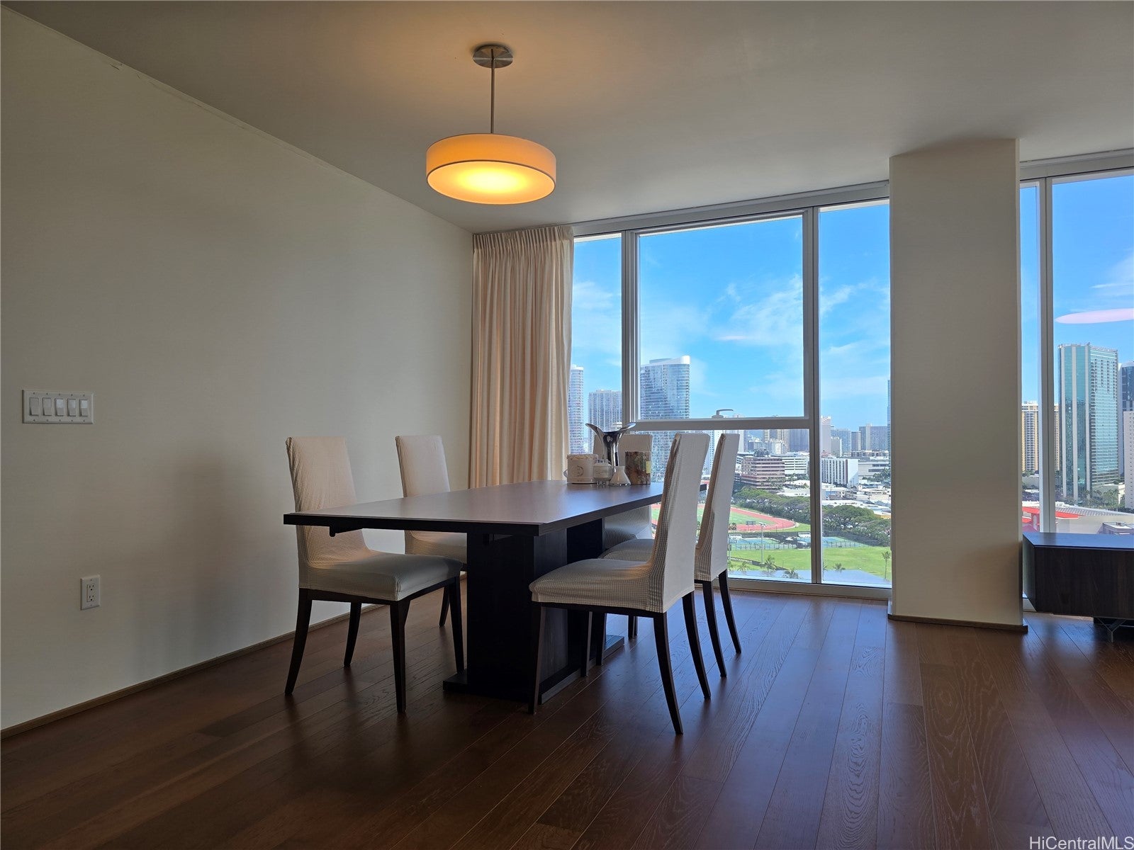 888 Kapiolani Boulevard 2105