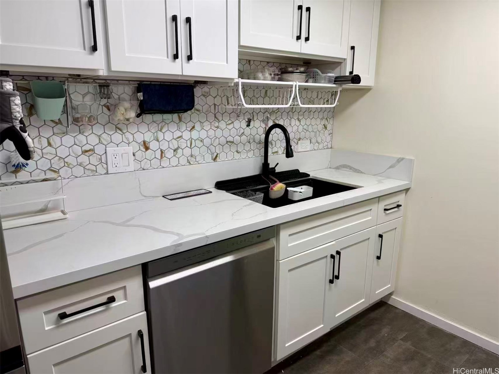 2334 Kapiolani Boulevard 403