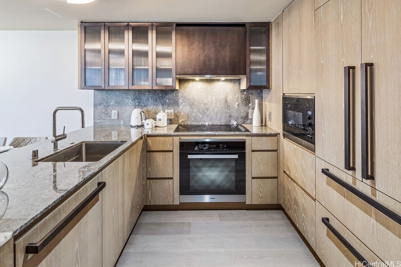 1000 Auahi Street 1307
