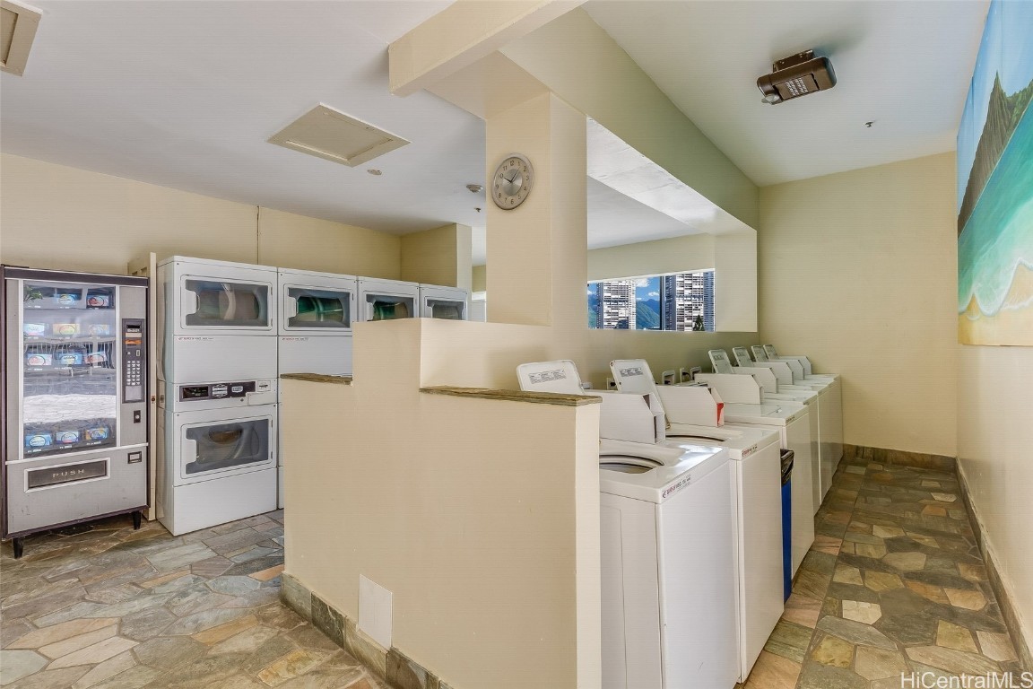 Island Colony Condominium