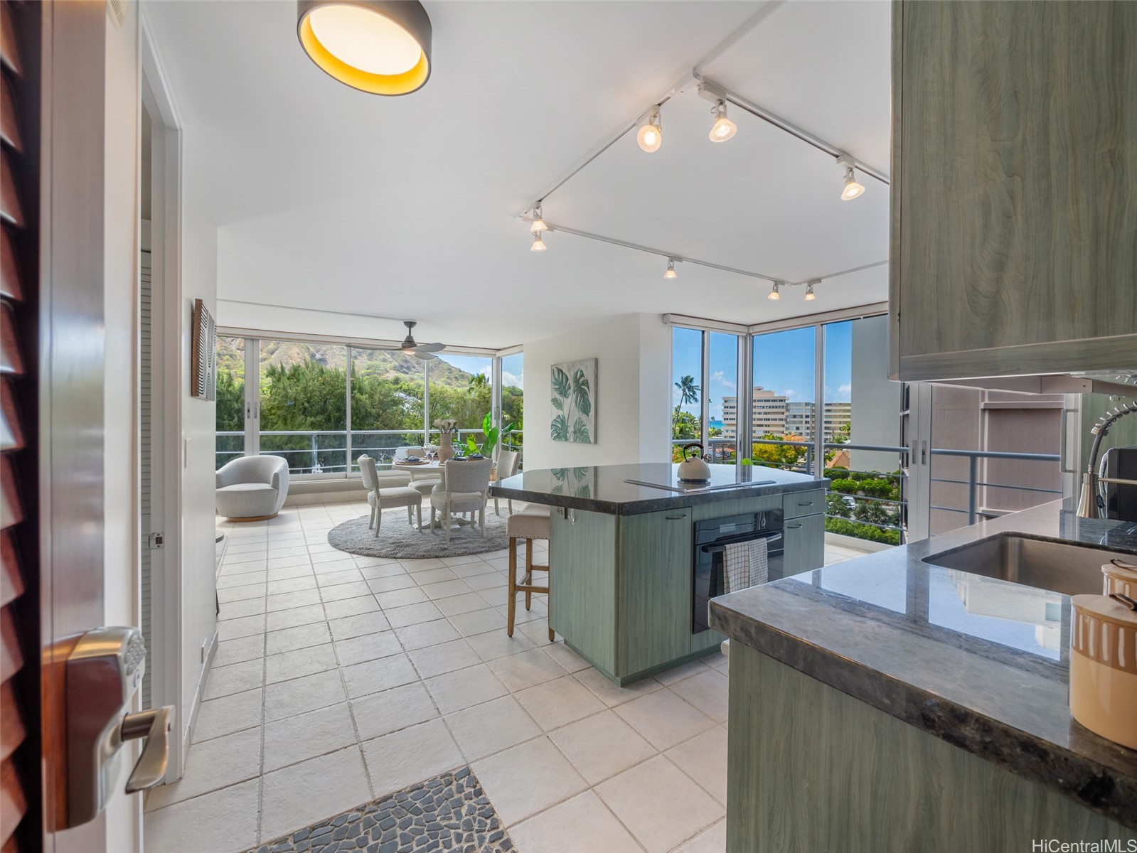 2979 Kalakaua Avenue 505