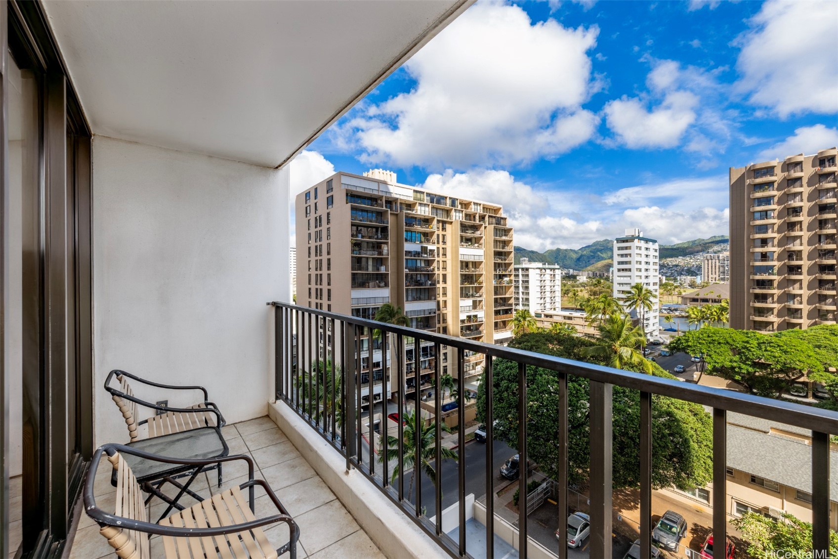 201 Ohua Avenue 903-Mauka