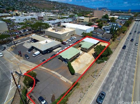 Photo of 1039 11th Avenue, Honolulu, HI 96816 (MLS # 202521046)