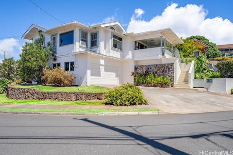 3746 Pukalani Place Honolulu HI 96816