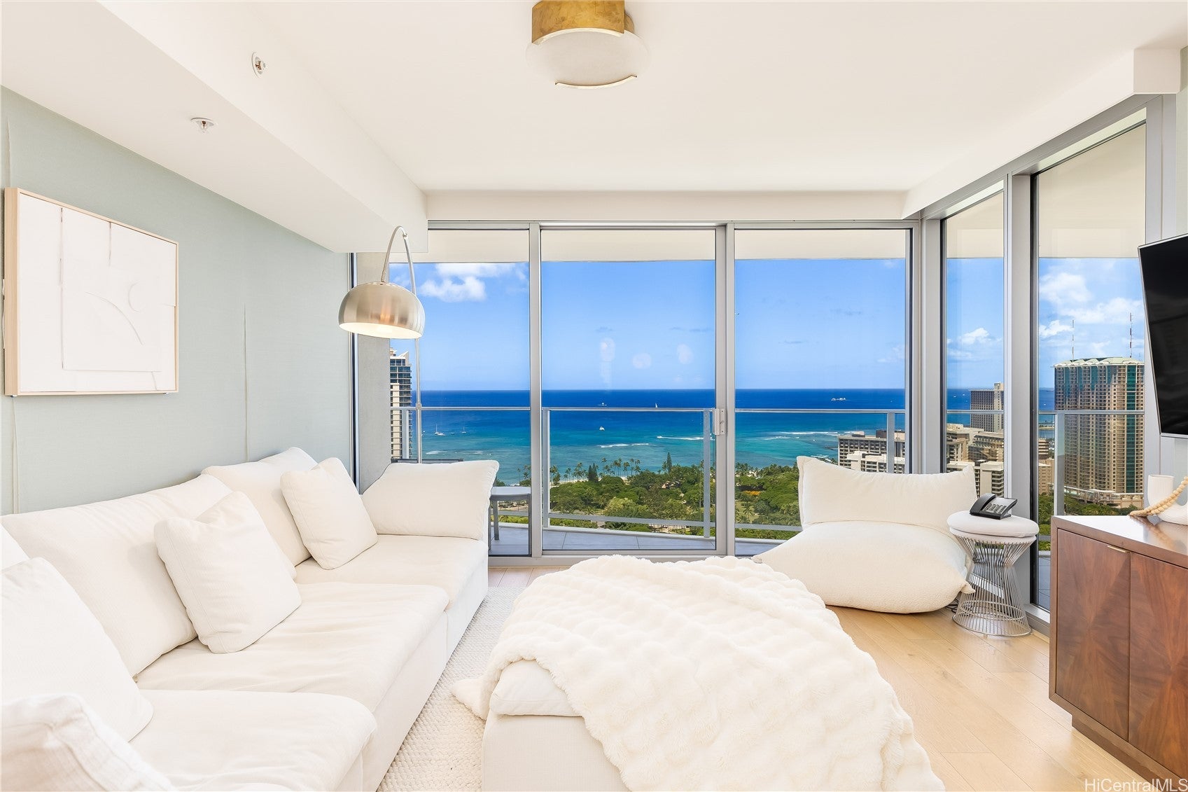 2139 Kuhio Avenue 3405