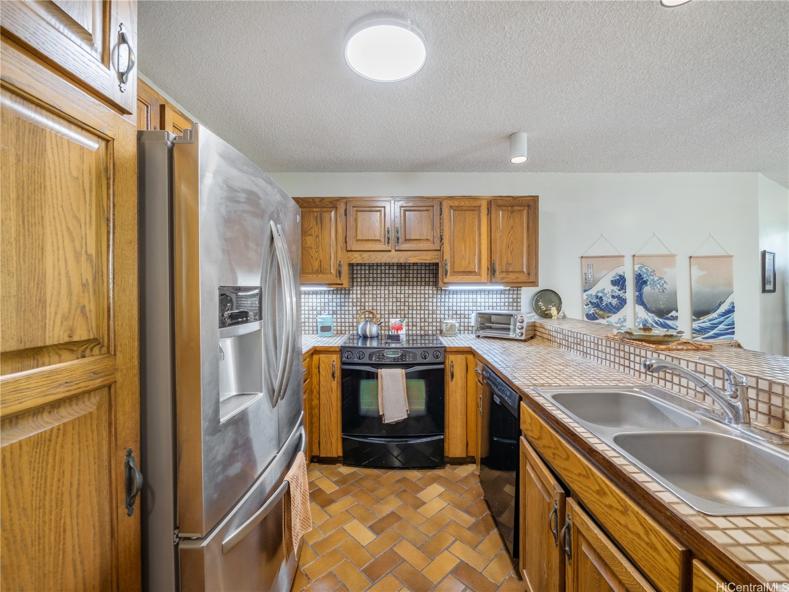 555 Hahaione Street 5C