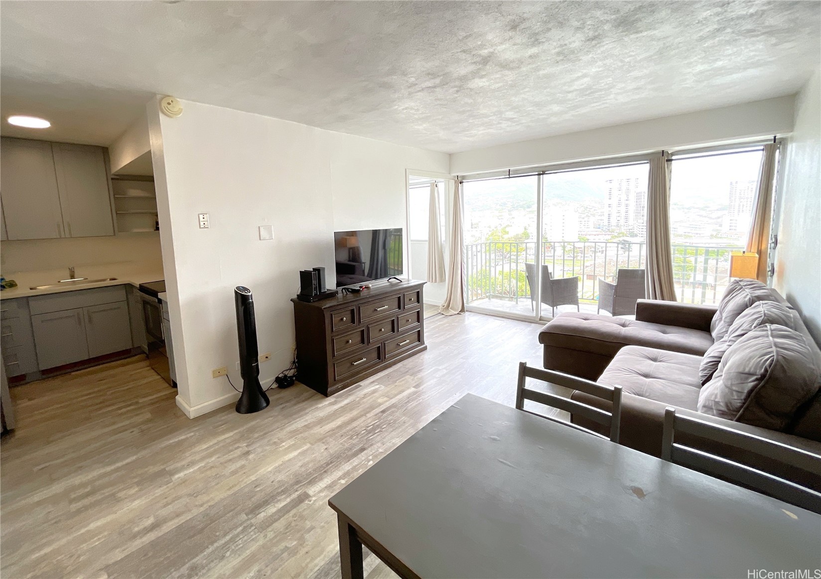 1909 Ala Wai Boulevard 1003