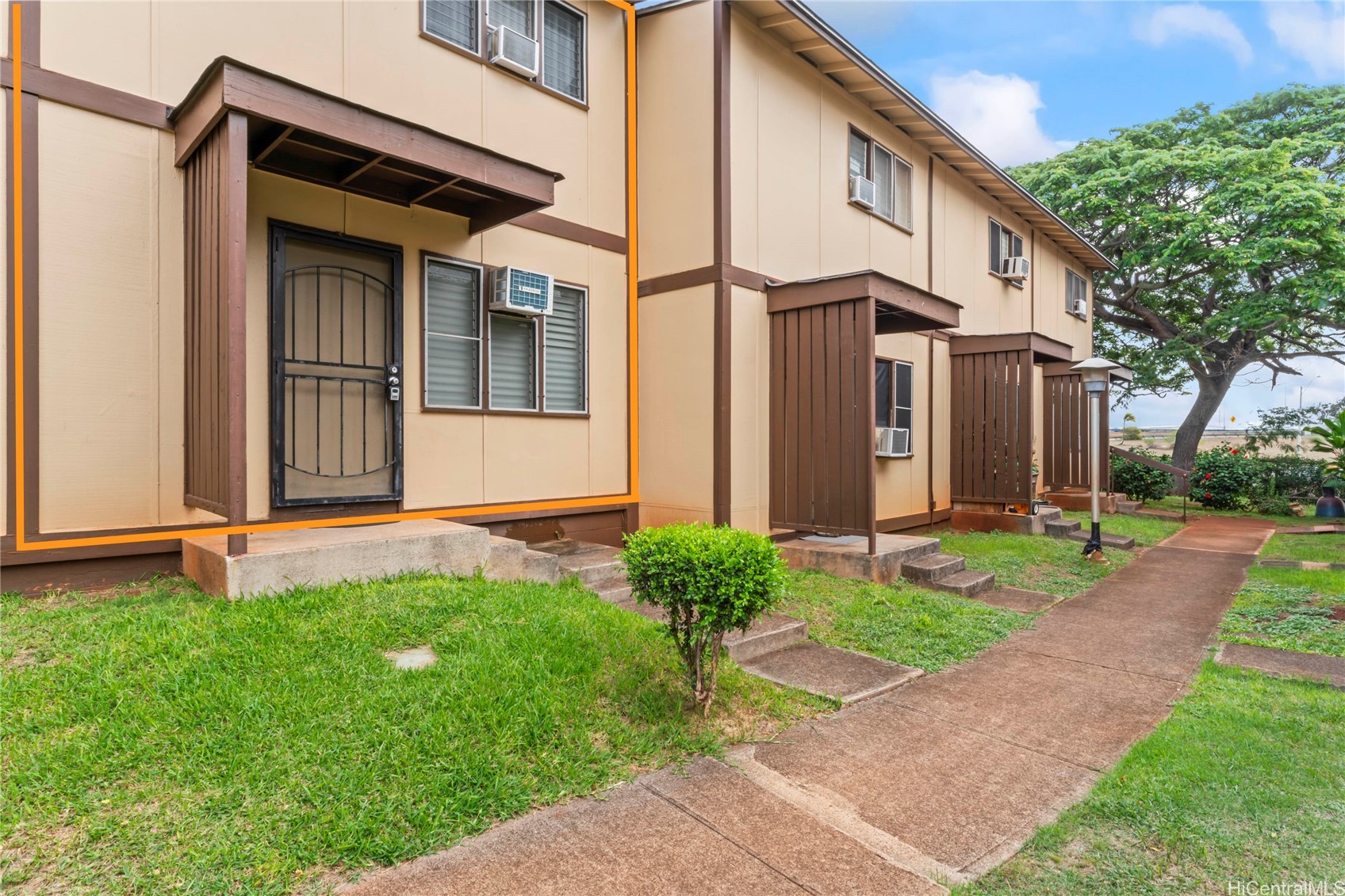 98-1275 Hoohiki Place C