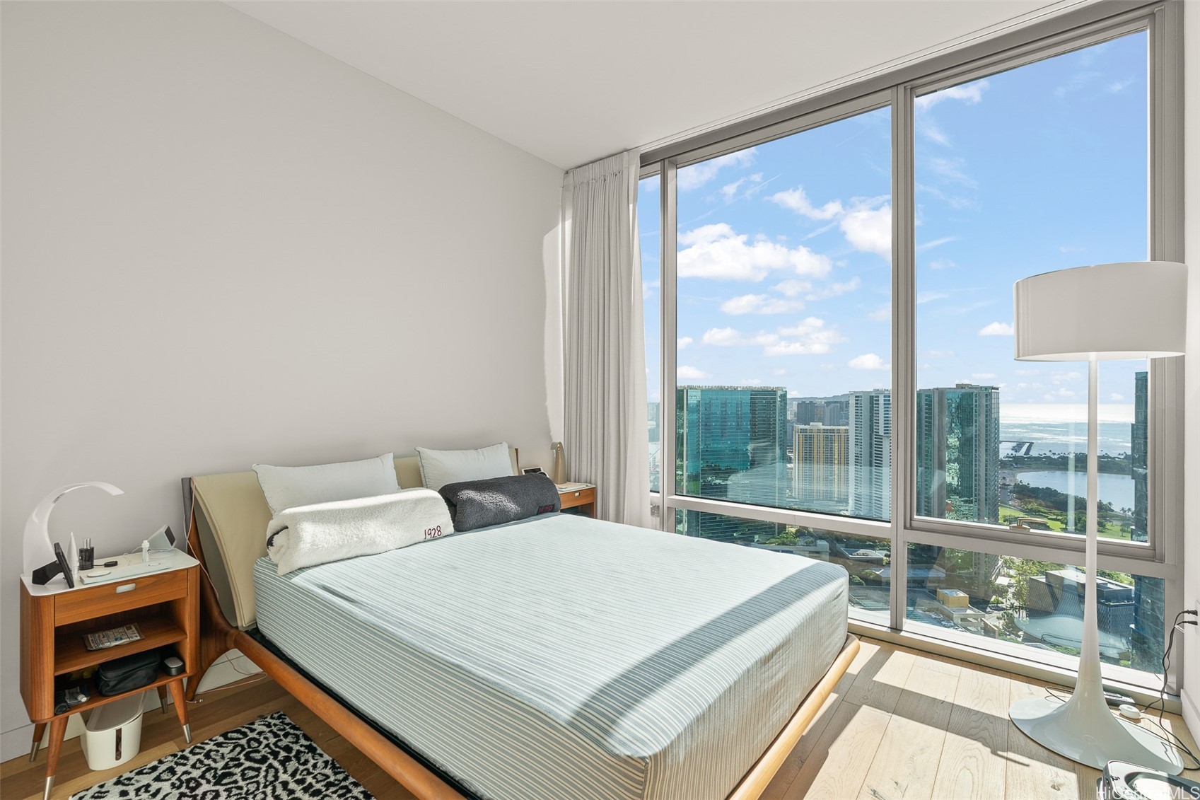 1001 Queen Street PH 3904