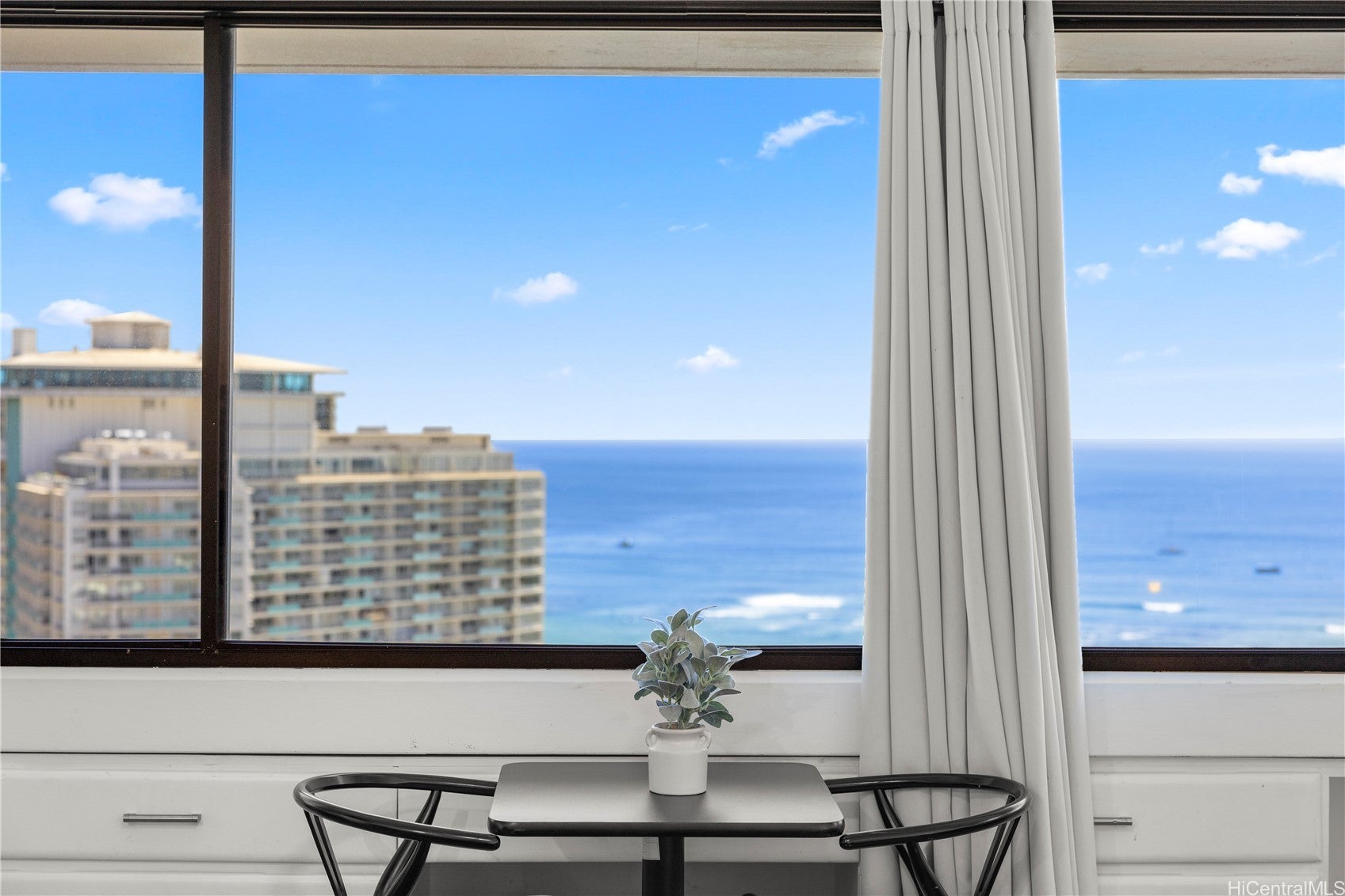 1700 Ala Moana Boulevard 3304
