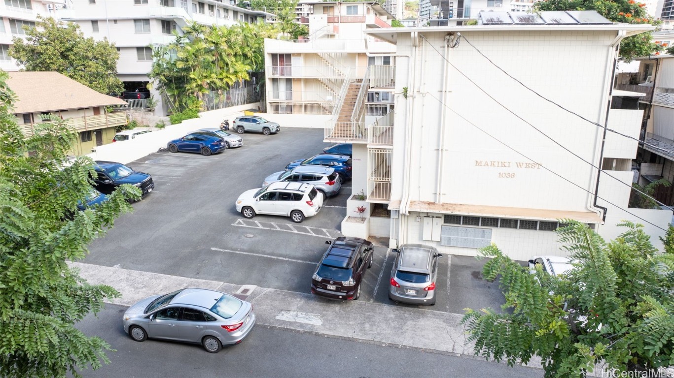 Makiki West Condominium