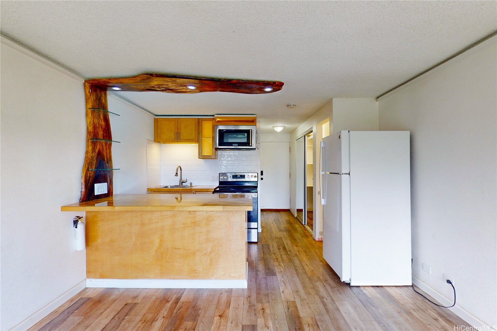 85-175 Farrington Highway C147