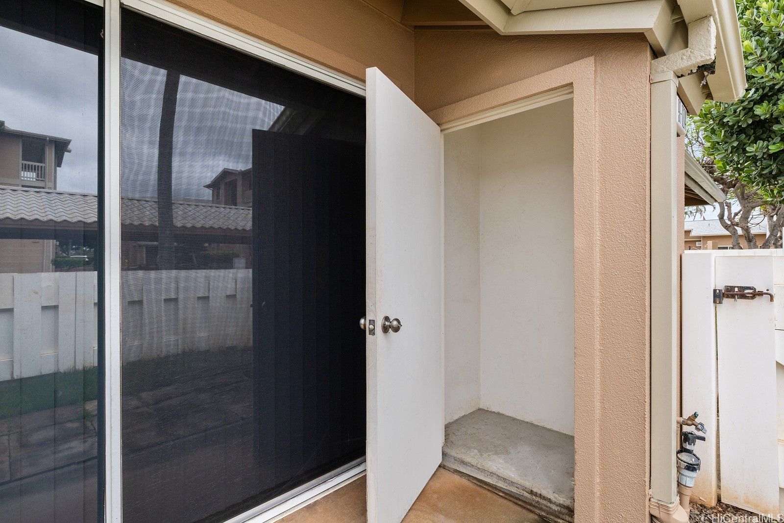 91-1214 Kaneana Street 11F