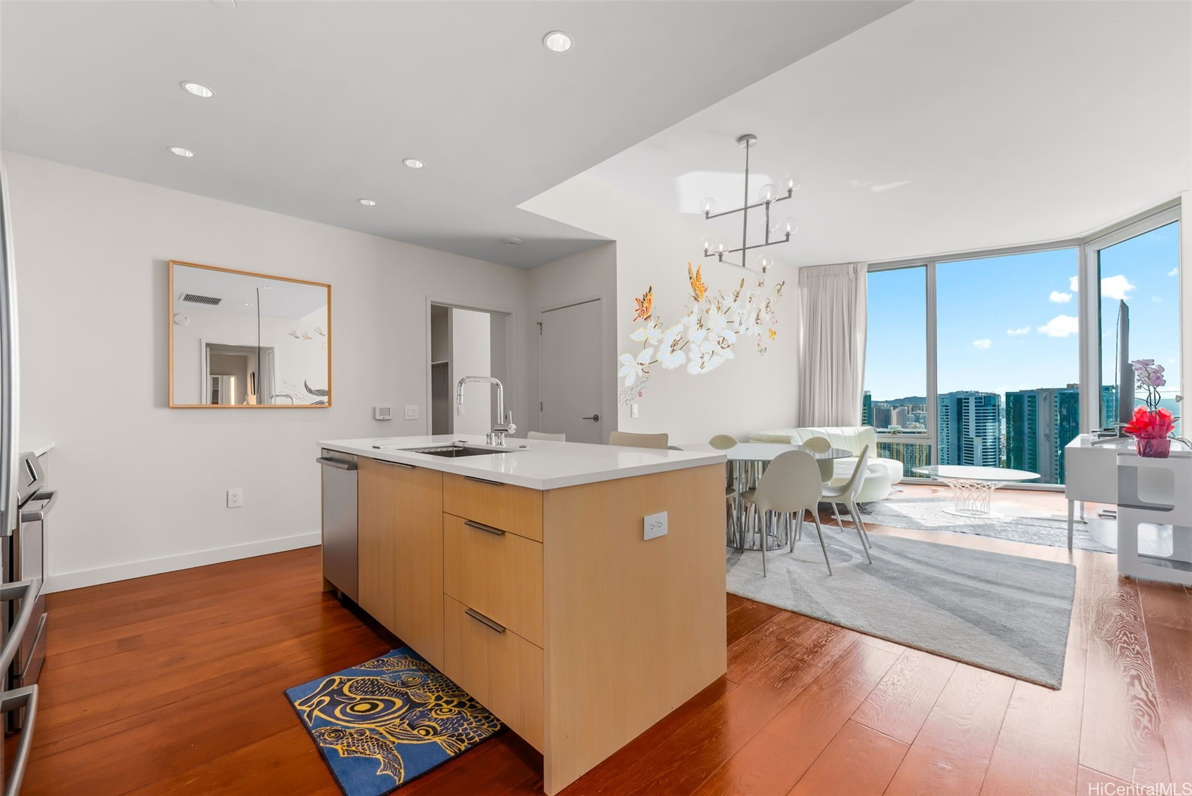 1001 Queen Street PH3908