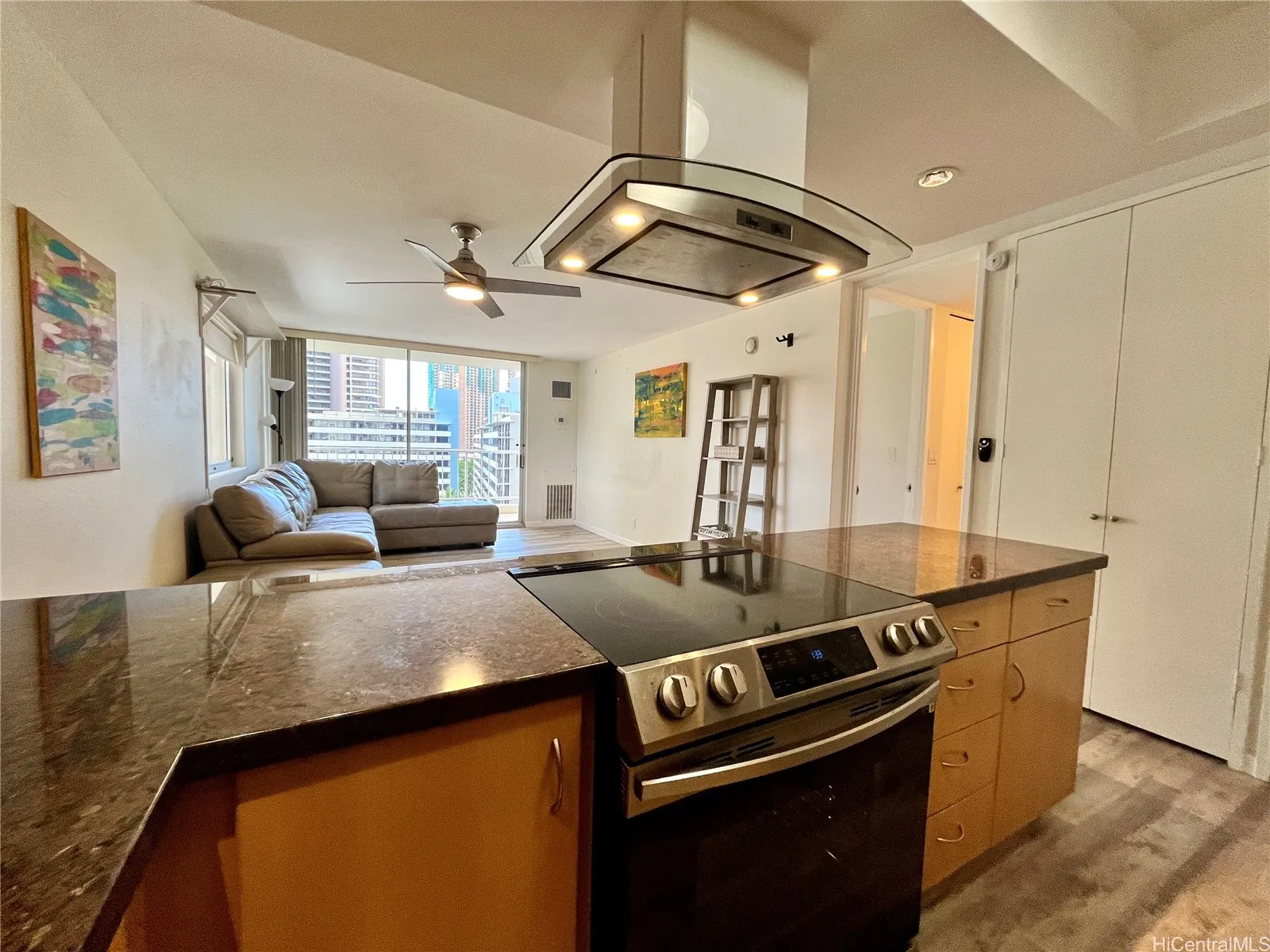 Honolulu, Hawaii 96815, United States, 1 Bedroom Bedrooms, ,1 BathroomBathrooms,Residential,Active,148407