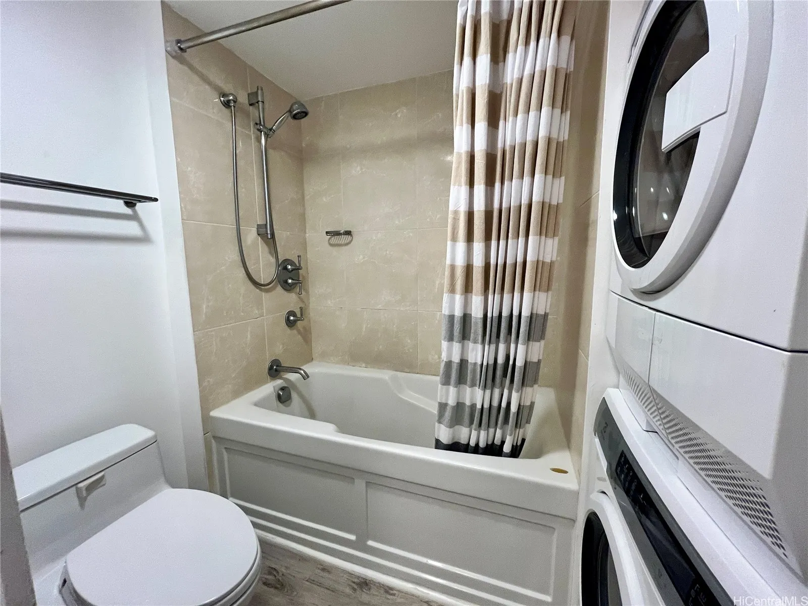 Honolulu, Hawaii 96815, United States, 1 Bedroom Bedrooms, ,1 BathroomBathrooms,Residential,Active,148407