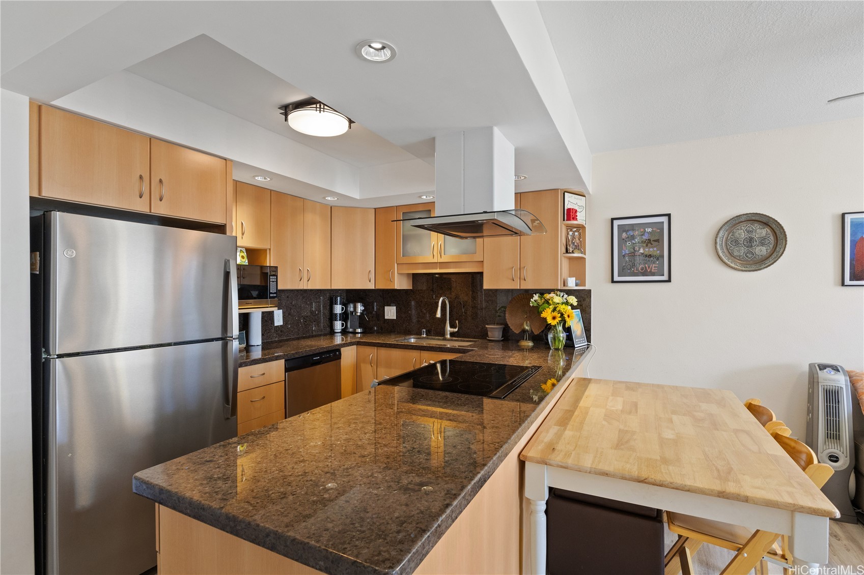 400 Hobron Lane 1215