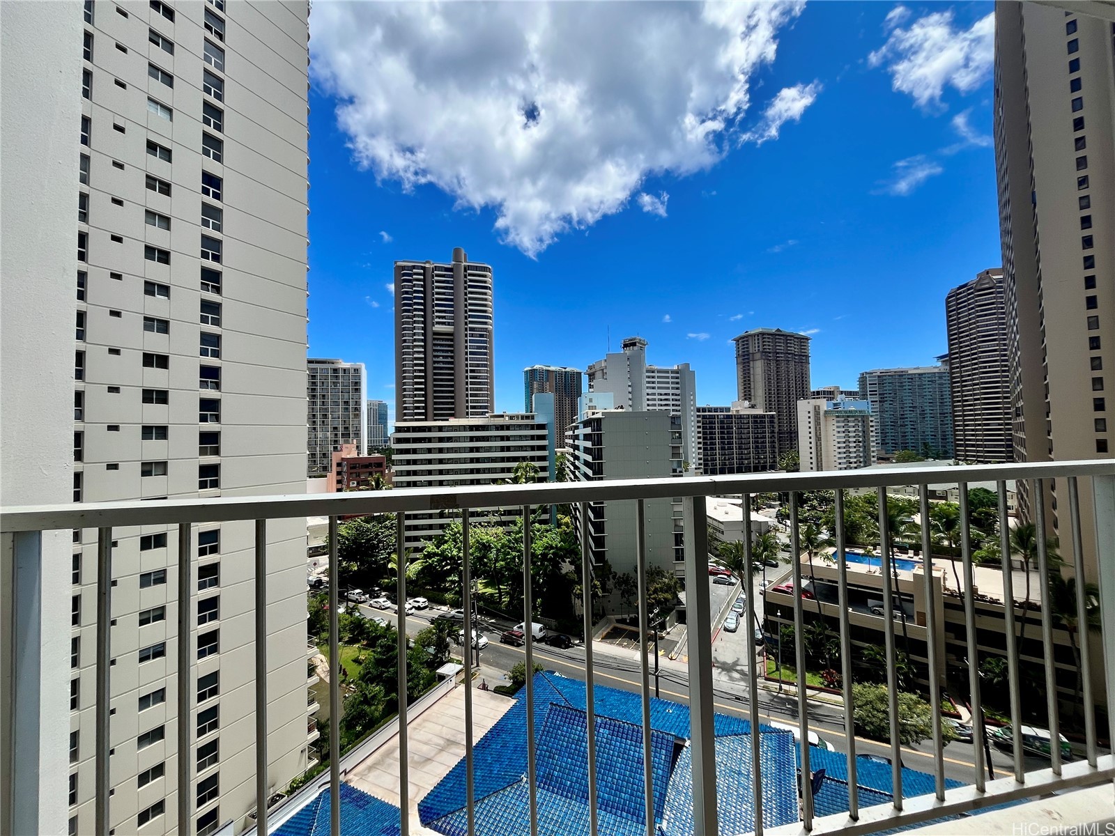 400 Hobron Lane 1215