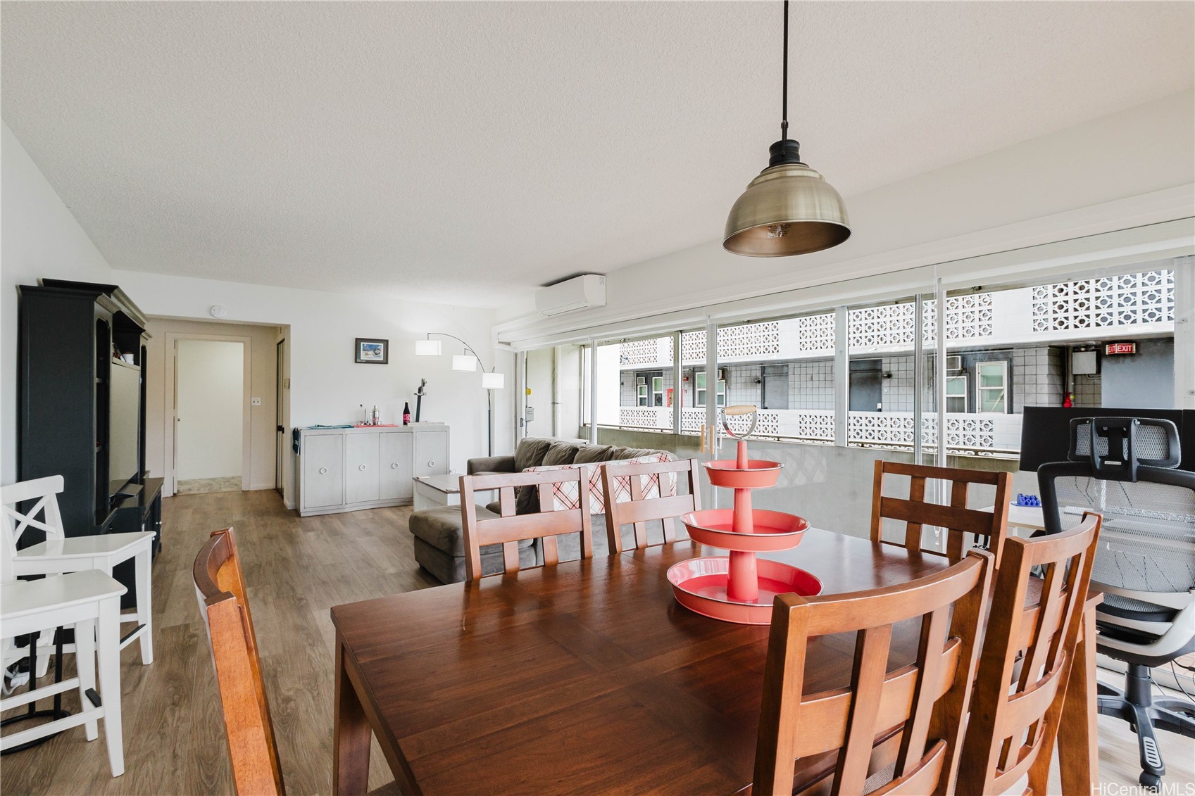 2015 Ala Wai Boulevard 2C